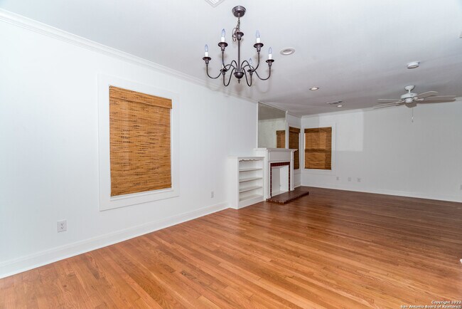Building Photo - 351 Redwood St
