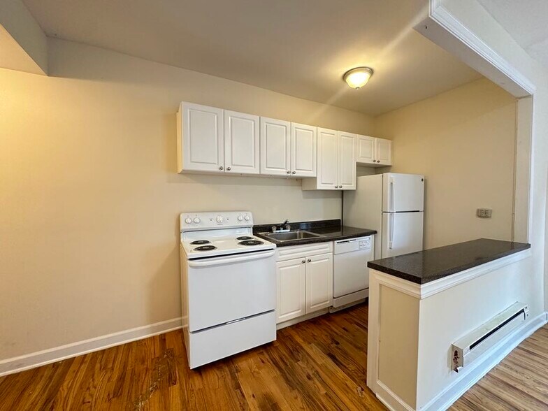 Building Photo - 503 W Aldine Ave