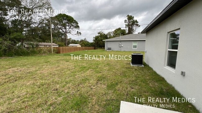 Building Photo - 276 Santo Domingo Ave SW