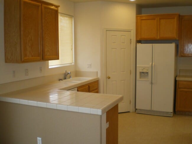 Building Photo - Natomas 4bd/2.5bth Single Family Home