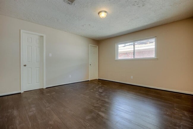 Building Photo - 9611 Landry Blvd