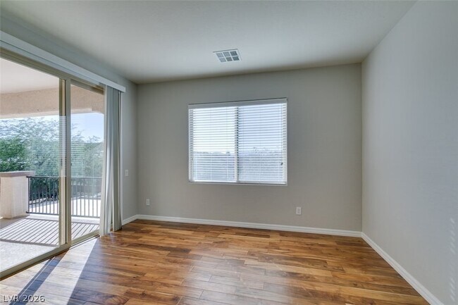 Building Photo - 2609 Chateau Clermont St