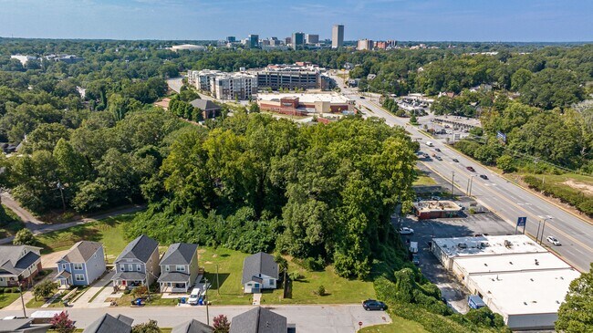 Building Photo - 2 Bed, 1 Bath Home in Downtown Greenville Available