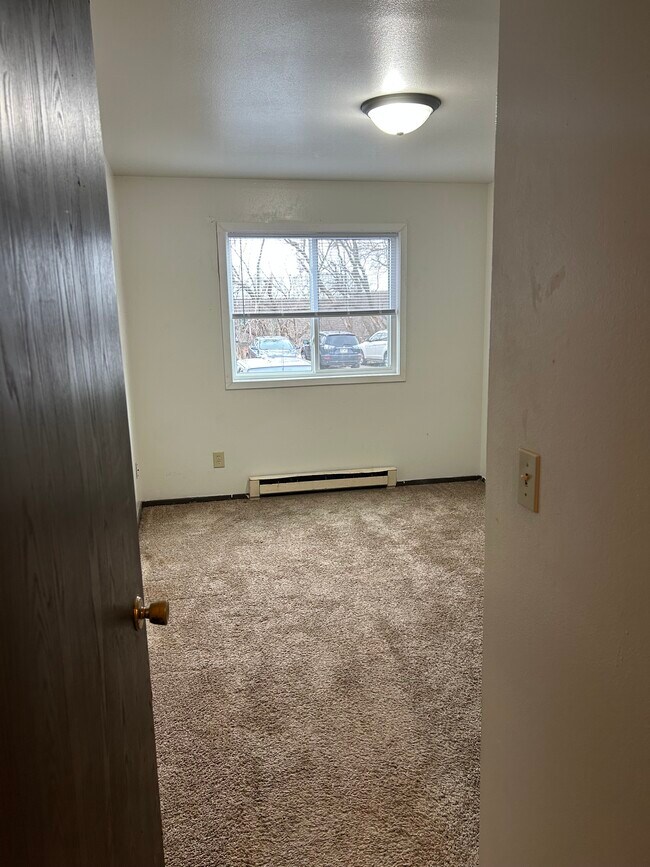 Bedroom - River Valley Complex