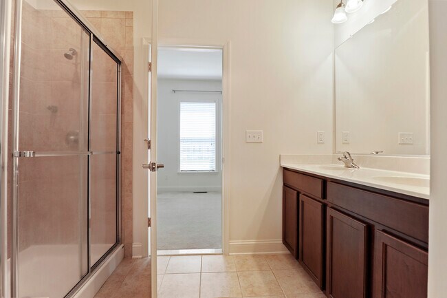 Building Photo - 609 Olde Field Dr