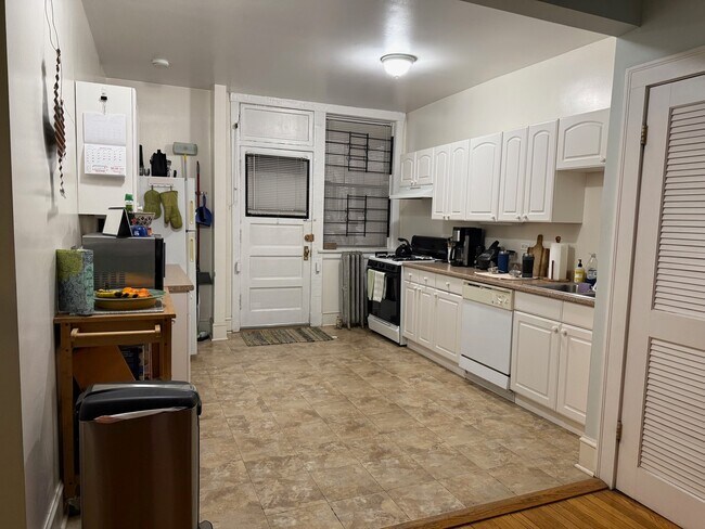 Building Photo - 1130 W Pratt Blvd