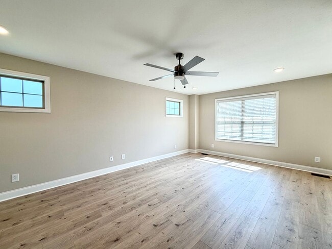 Building Photo - 2662 Scott Dr