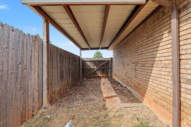 Building Photo - 3801 Western Heights Ave