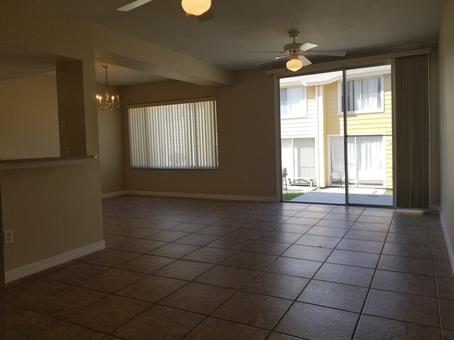 Building Photo - 411 Australian Way