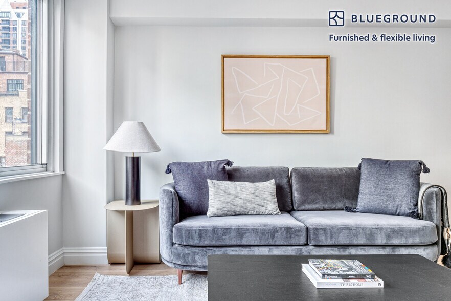 Building Photo - 340 E 51st St