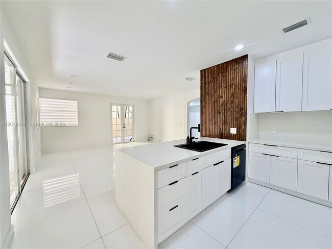 Building Photo - 9425 NW 47th Terrace