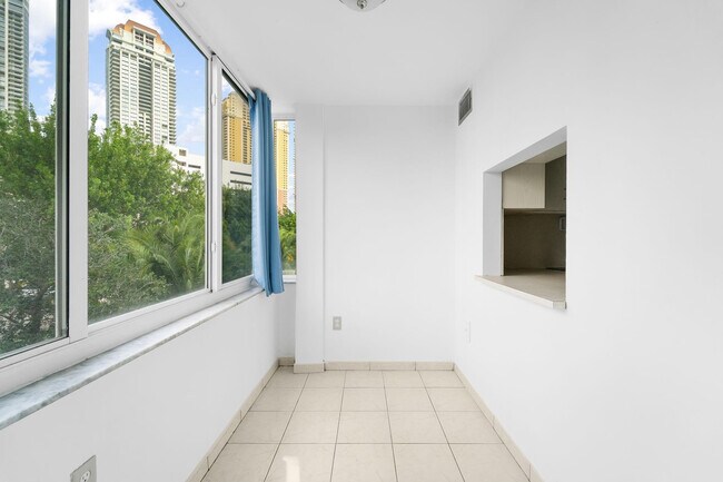 Building Photo - 250 180th Dr