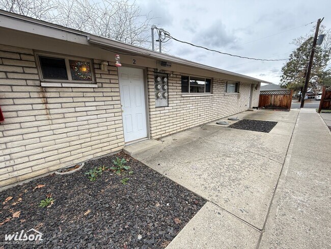 Building Photo - 1009 S 41st Ave