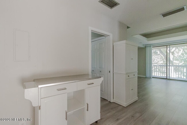 Building Photo - 2920 Ravines Rd