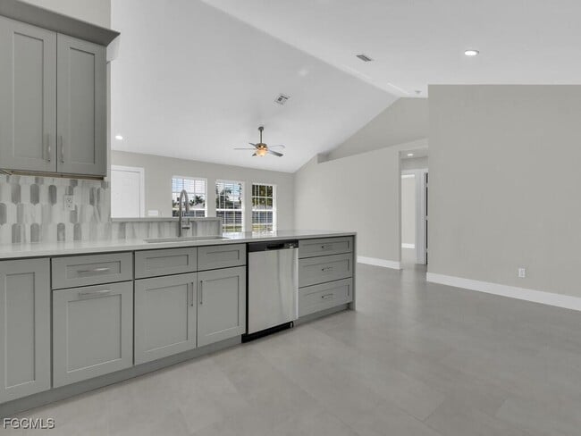 Building Photo - 1931 SW 36th Terrace