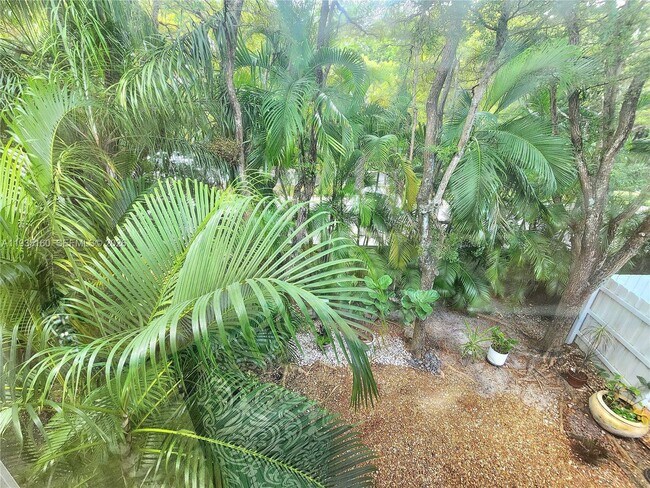 Building Photo - 21028 NE 34th Ct