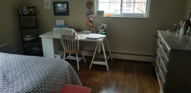 bedroom with thru wall AC, hardwood and Elfa - 1209 Paxton Ave