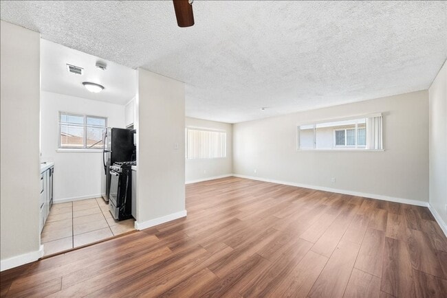 Building Photo - 4617 Palm Ave