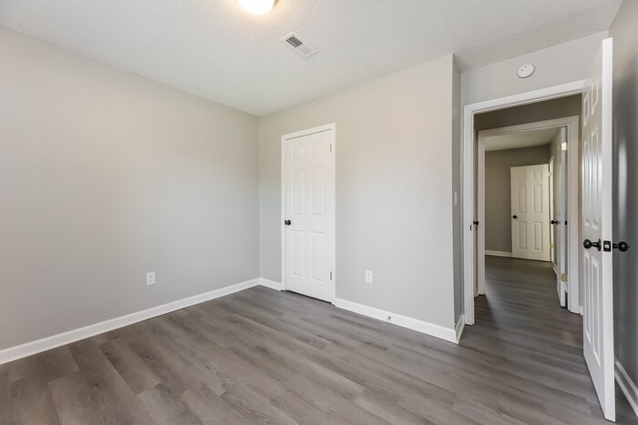 Building Photo - 111 Palamon St