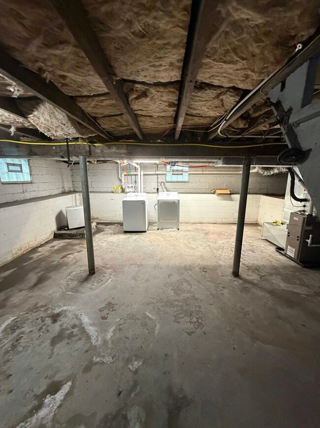 Building Photo - 738 M St