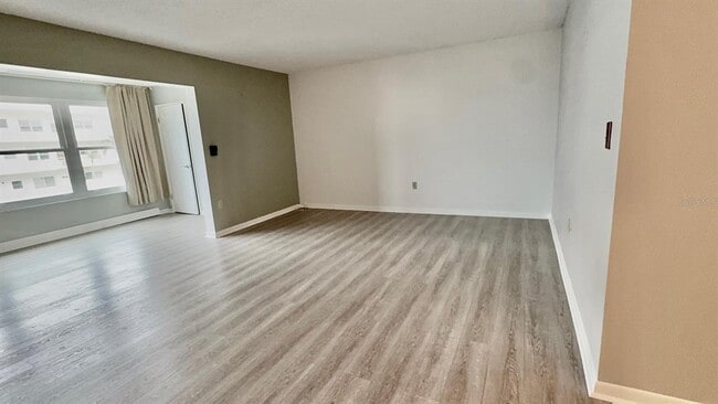 Building Photo - 3128 59th St S