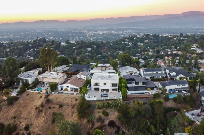 Building Photo - 11470 Dona Evita Dr