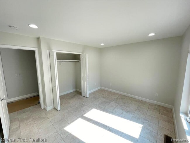 Building Photo - 3121 Cherry Tree Ln