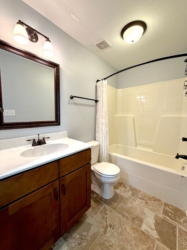 Building Photo - 90 Promontory Ln