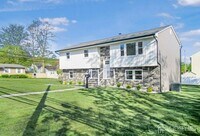 Building Photo - 156 Cliffwood Ave W