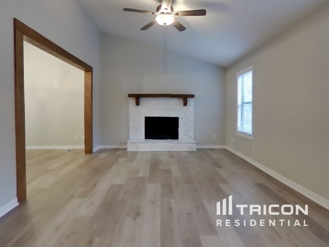 Building Photo - 278 Shalloway Dr NE