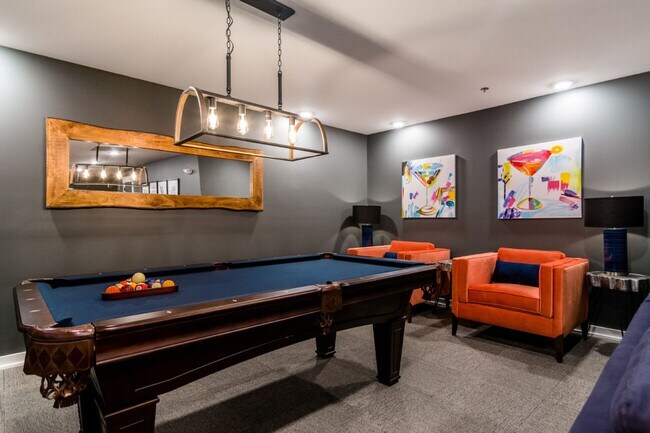Building Photo - Fully Furnished 2 Bedroom 2 Bath Apartment