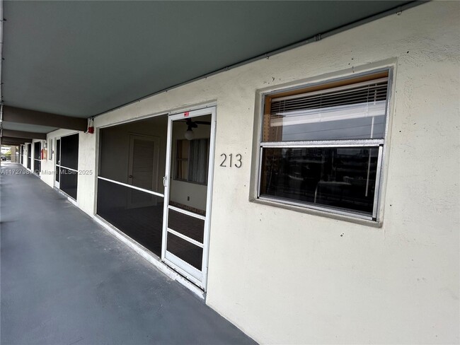 Building Photo - 250 Layne Blvd