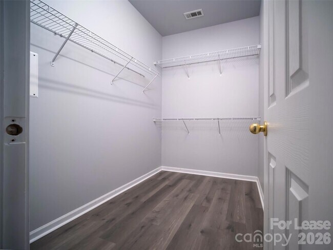 Building Photo - 1030 Boxelder Ln