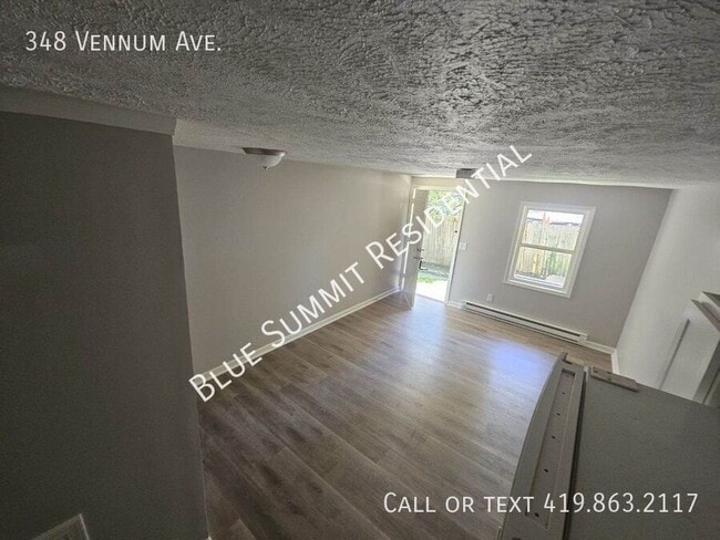 Building Photo - 348 Vennum Ave