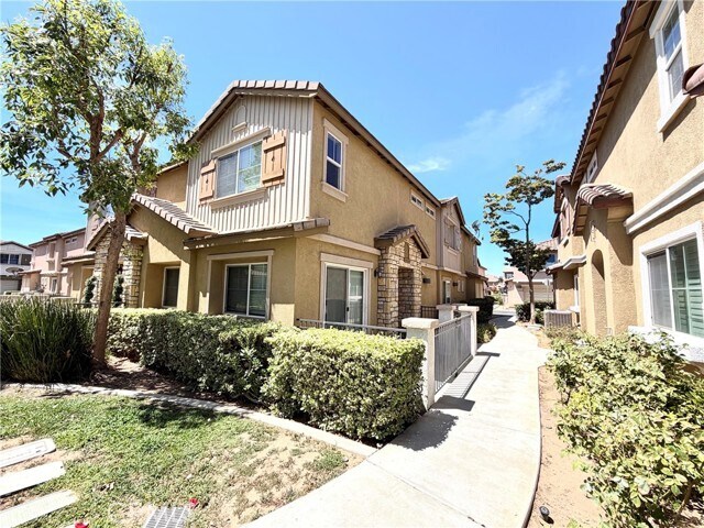 Building Photo - 15637 Lasselle St