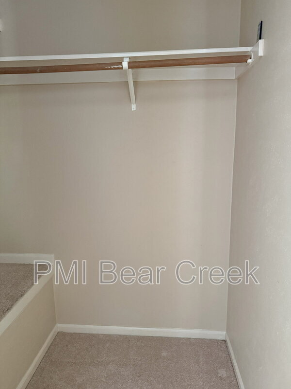 Building Photo - 7818 Sunny Ridge Dr