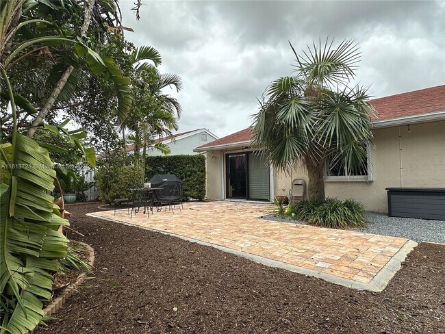Building Photo - 13970 Beechwood Ct