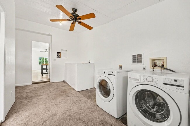 Building Photo - 3537 Lipan St