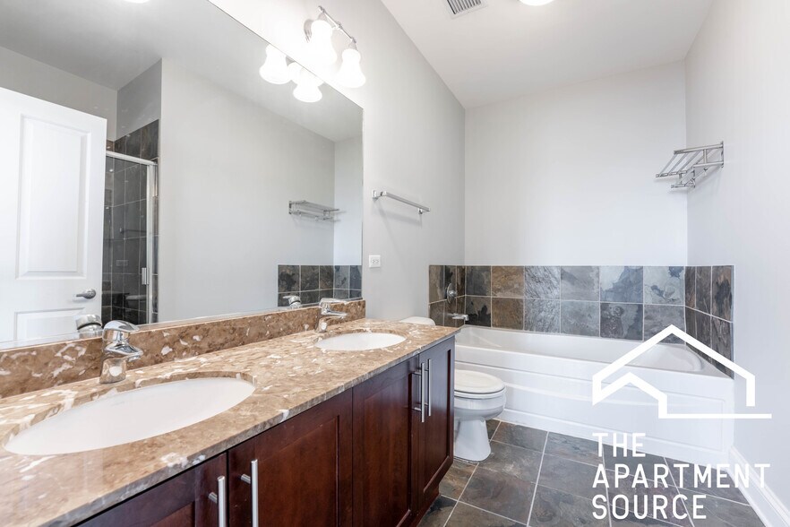 Building Photo - 1464 S MICHIGAN Ave