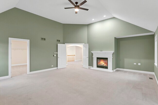Building Photo - 3N812 John Greenleaf Whittier Pl
