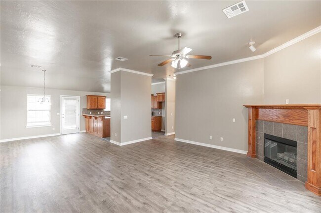 Building Photo - 8016 Breezewood Dr