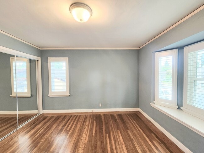 Building Photo - Two bed house in San Mateo