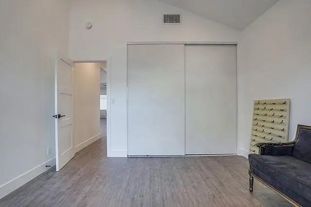 Building Photo - 356 W 15th St