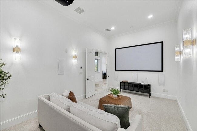 Building Photo - 2032 Courtland Drive