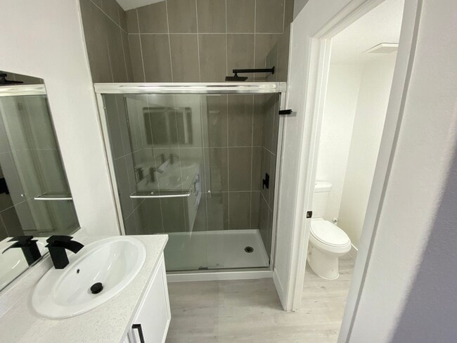 Building Photo - Charming 3 Bed/3Bath Townhome nestled in t...