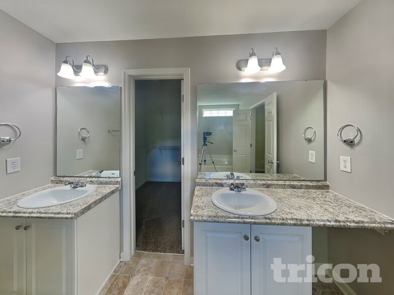Building Photo - 711 Archers Ln