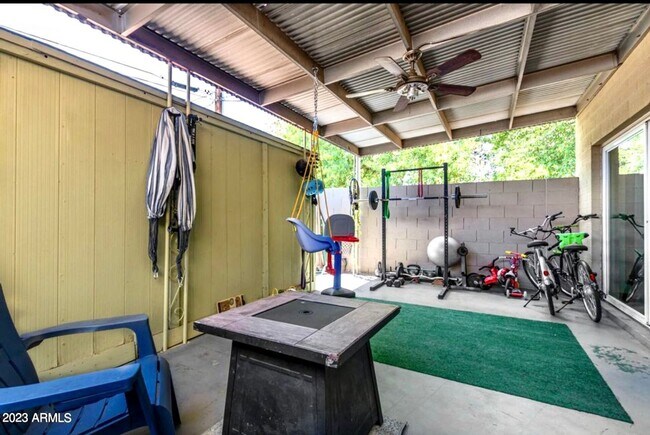 Building Photo - Charming 3BR Townhome in Phoenix