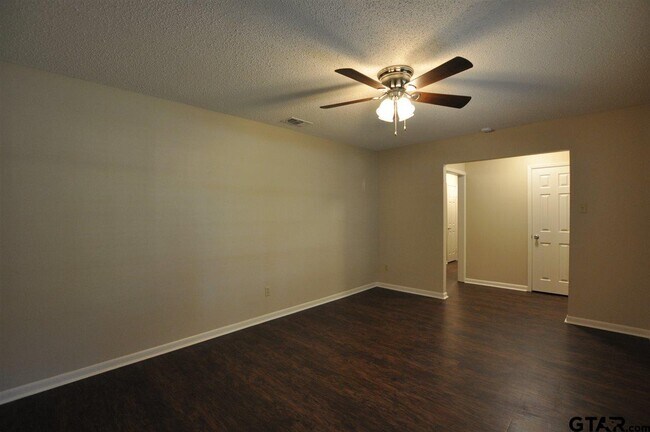 Building Photo - 2806 Amy Ln