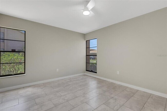 Building Photo - 2319 Beneva Terrace