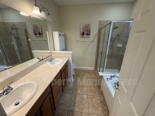 Building Photo - 14420 Serenoa Dr